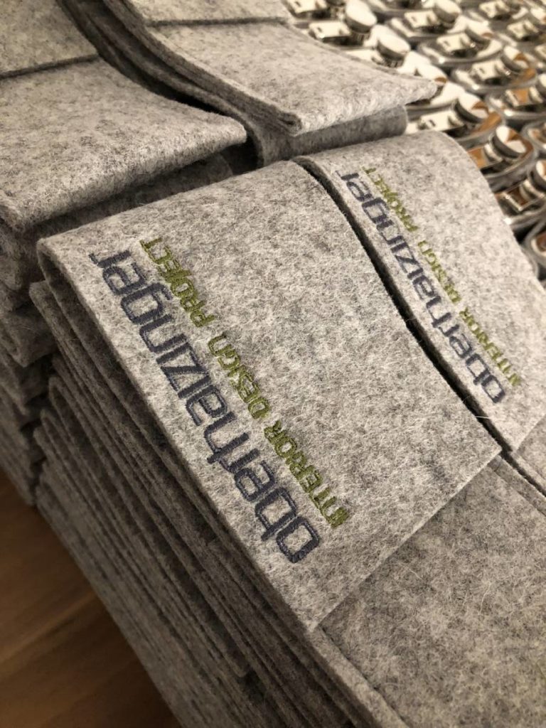 filzbestickung mit text